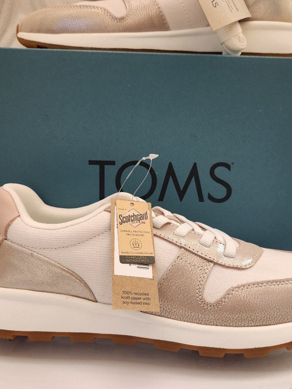 Toms "TRVL LITE" Retro Sneakers. NIB. Size 9.5